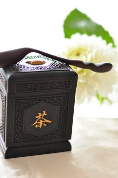 出張土産の中国茶筒