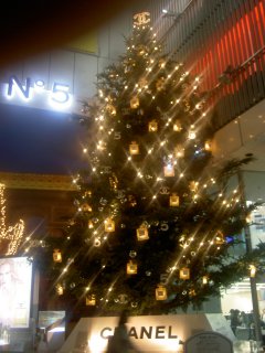 銀座シャネルのクリスマスツリー