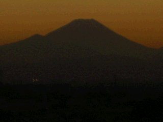 ベランダからの富士山の眺め：夕方
